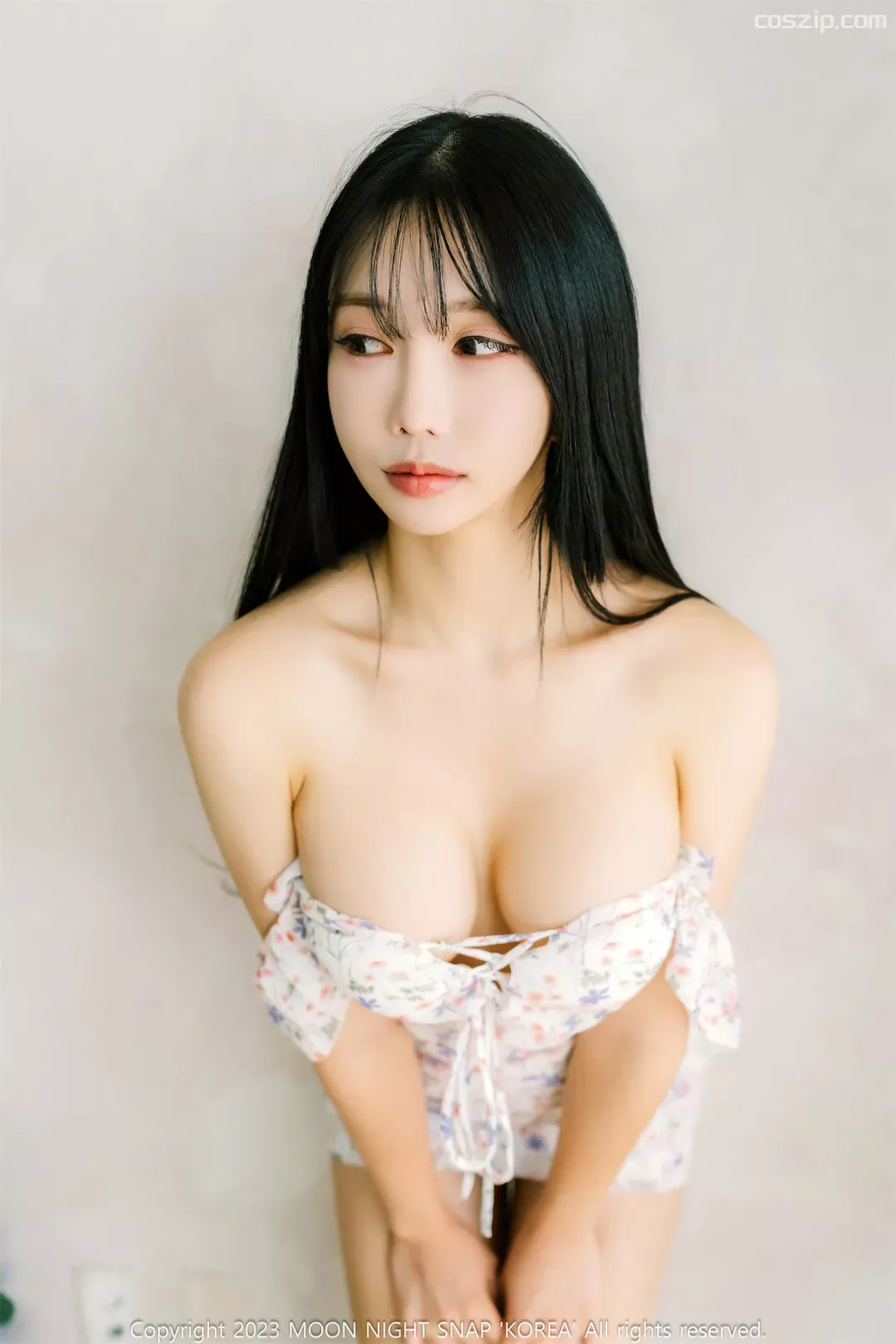 Moon-Night-Snap-Yunjin-Cant-Have-You-coszip.com-003