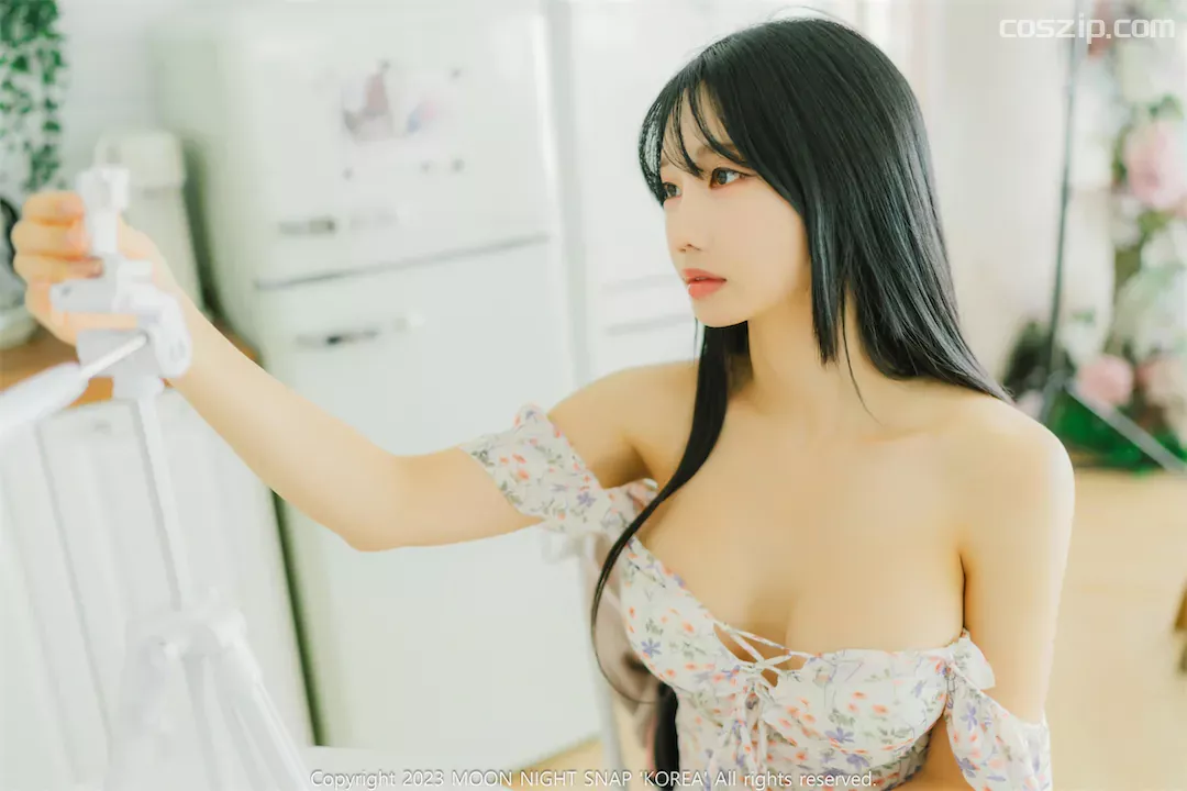 Moon-Night-Snap-Yunjin-Cant-Have-You-coszip.com-023