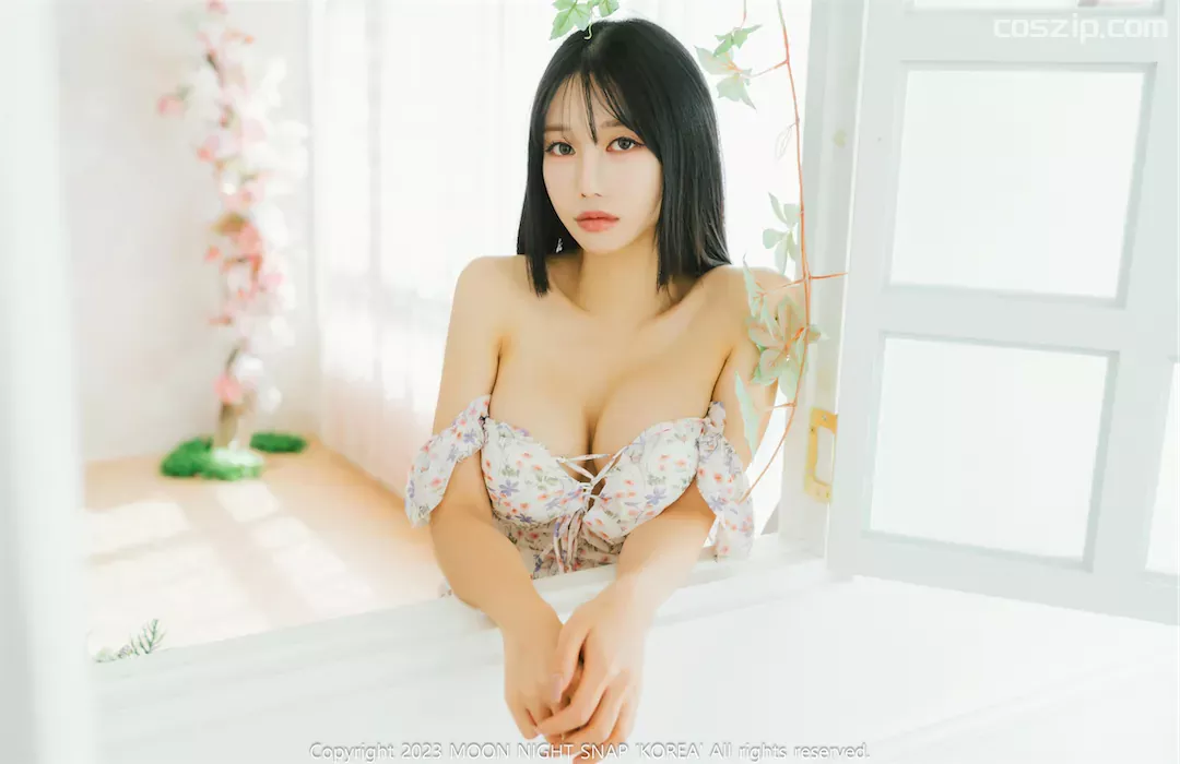 Moon-Night-Snap-Yunjin-Cant-Have-You-coszip.com-027